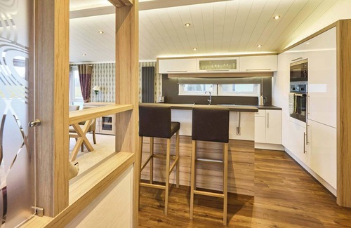 Low Gate Ski Chalet | Host & Stay | Whistler Deluxe Lodge