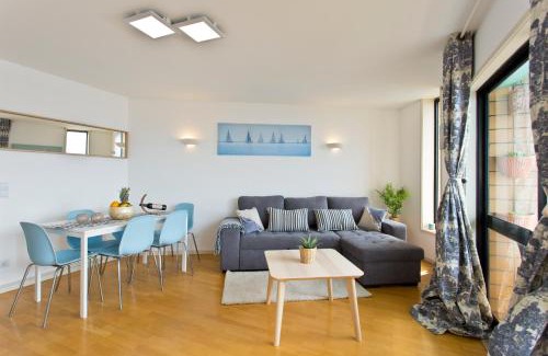 Leixões Apartment | Host Wise - Amazing Comfy Flat with Balcony