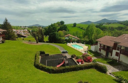 Souraide Apartment | HOSTA Piscine Vue Montagnes