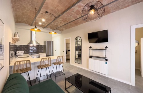 Hostafrancs Apartment | Hostafrancs 2h - Two Bedroom Apartment, Sleeps 3