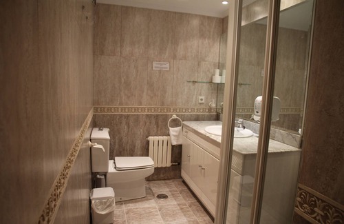 Ermitagana House | Hostal Acella