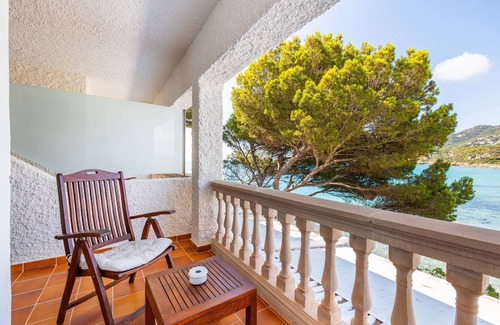 Canyamel Apartment | Hostal Boutique Canyamel - 101 Double room with sea view, private Terrace, Wi-Fi and A/C