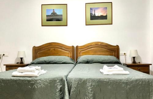 La Linea de la Concepcion House | Hostal Carlos 2