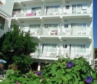 Es Pelats House | Hostal Cas Bombu