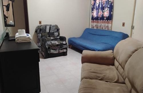 Puerto Villamil House | Hostal casa de los delfines