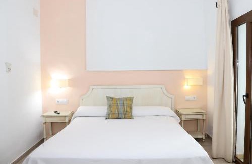Zahara de los Atunes House | Hostal Doña Lola Marina