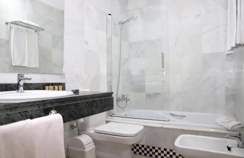 Zahara de los Atunes House | Hostal Doña Lola Marina