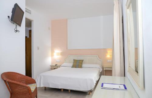 Zahara de los Atunes House | Hostal Doña Lola Marina
