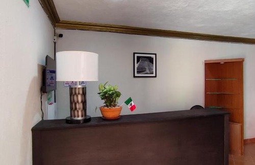 Chichen Itza - Valladolid House | Hostal Ixchel - AC, WiFi & Tours in Valladolid Downtown