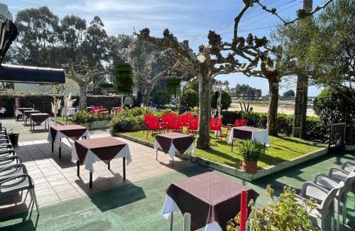 Vilanova House | Hostal Restaurante Luz de Luna