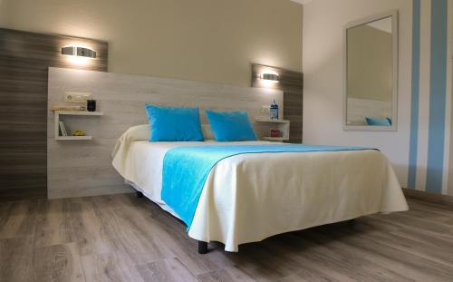 Montemayor House | Hostal Restaurante el Cary