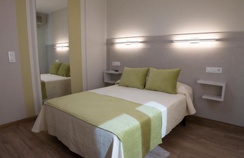 Montemayor House | Hostal Restaurante el Cary