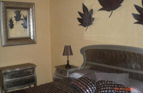 Cunit House | Hostal Restaurante La Diligencia