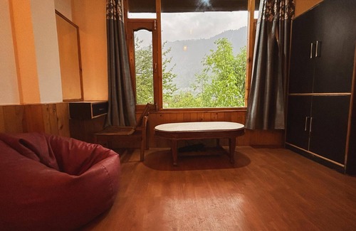 Old Manali Hotel | Hostelam The Mountain Story