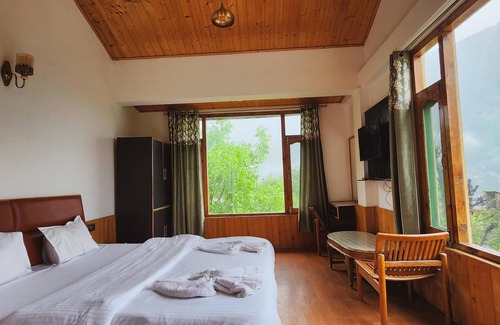 Old Manali Hotel | Hostelam The Mountain Story