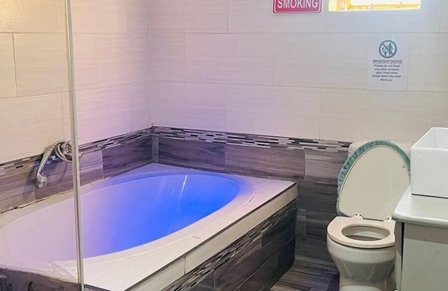 Rustenburg House | HostHub Guest House