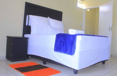 Rustenburg House | HostHub Guest House