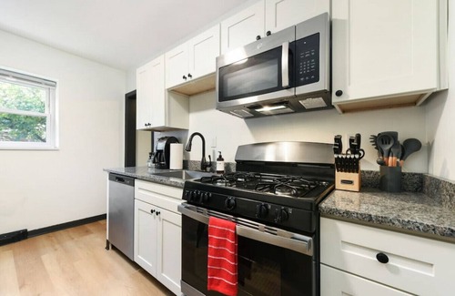 Lower Lawrenceville Apartment | ★ HostWise Stays ★ Pet Friendly, Butler St. Apt with Private Entrance