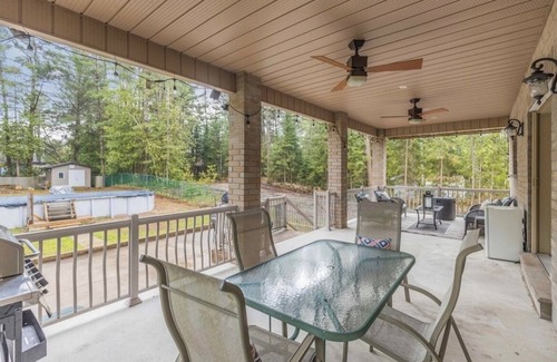 Wasaga Beach House | Hot March Deal at the Perfect Getaway