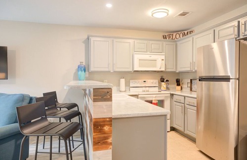 New Braunfels Condo | Hot Spot on the Guadalupe Pools Hot Tubs Tubing