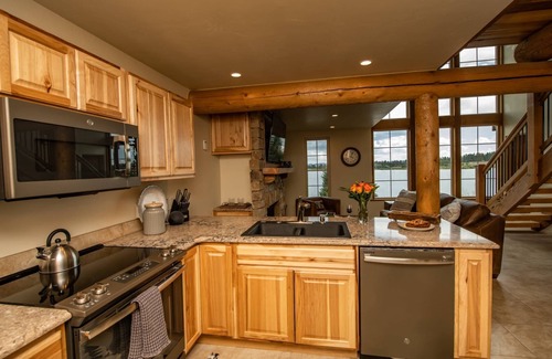 Pagosa Springs House | Hot Toddy: Lakefront Beauty w/Hot Tub, Fireplace, Games, Paddleboards, 6 Min to Uptown, Lake Access