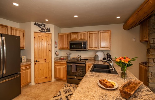 Pagosa Springs House | Hot Toddy: Lakefront Beauty w/Hot Tub, Fireplace, Games, Paddleboards, 6 Min to Uptown, Lake Access