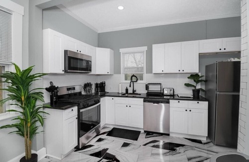 Tremont House | Hot Tremont House - 6 Bed 3 Bath