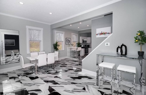 Tremont House | Hot Tremont House - 6 Bed 3 Bath