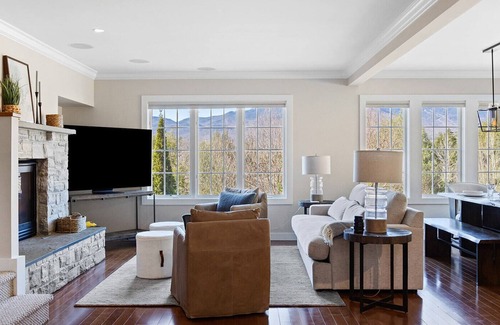 Stowe Area Condo | Hot tub and heated pool amenities included!