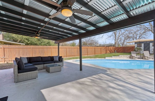 North Lamar House | Hot Tub and Pool- Downtown ATX