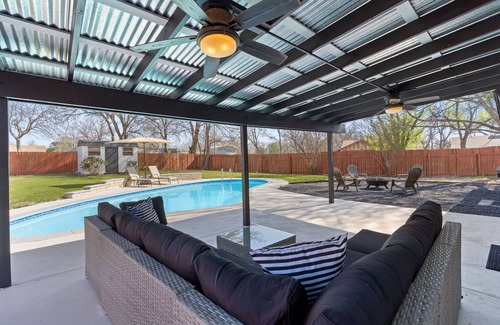North Lamar House | Hot Tub and Pool- Downtown ATX