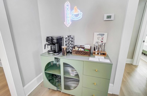Enderly Park House | Hot Tub + Big Yard Minutes from Uptown!