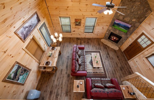 Cosby Cabin | Hot tub cabin with fireplace, Smoky Mountain views, pet friendly, 10 min to Park