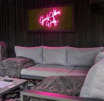 Skegness Cabin | Hot tub, Fire Pit, 4 Acre garden, Luxury 5 Star Woodland Lodge