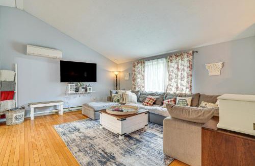 Tobyhanna House | Hot Tub, Fire Pit and Resort Perks Tobyhanna Home!