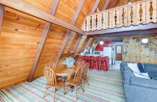 Red Lodge Cabin | Hot Tub + Fire Pit: Cozy Cabin in Red Lodge!