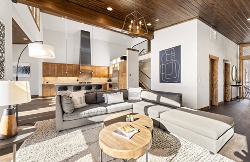 Truckee House | Hot Tub | Firepit | Golf & Mtn Views | Golf Cart