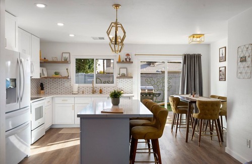 Meyer Park House | Hot Tub *Game Room - Firepit - Private Yard - ASU - Sky Harbor*