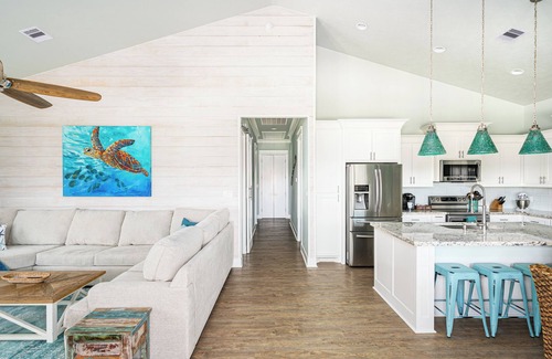 Port Bolivar House | Hot Tub, Gulf & Beach Views, Tiki Bar, Grill, Games, Dogs