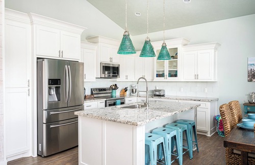 Port Bolivar House | Hot Tub, Gulf & Beach Views, Tiki Bar, Grill, Games, Dogs