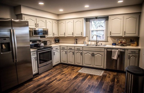 Sugarcreek House | Hot tub, king beds, outdoor spaces, perfect for 2-4 guests but sleeps up to 8!
