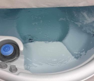 Dogdyke Ski Chalet | hot tub luxury caravan 23 Lancaster tattershall lakes