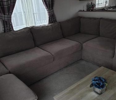 Dogdyke Ski Chalet | hot tub luxury caravan 23 Lancaster tattershall lakes