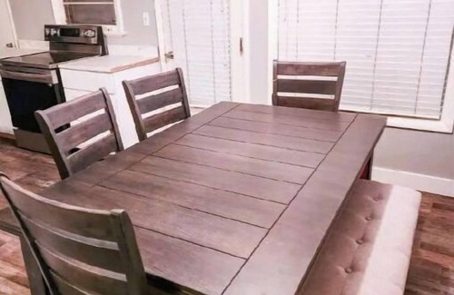 Pocatello House | HOT TUB! Newly renovated Sunset Themed house.