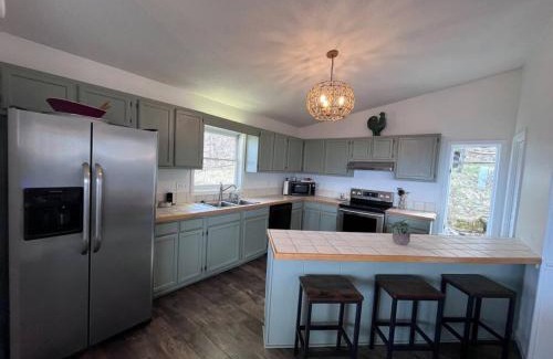 Beech Mountain Ski Chalet | Hot Tub, Panoramic Views, Deck, Firepit