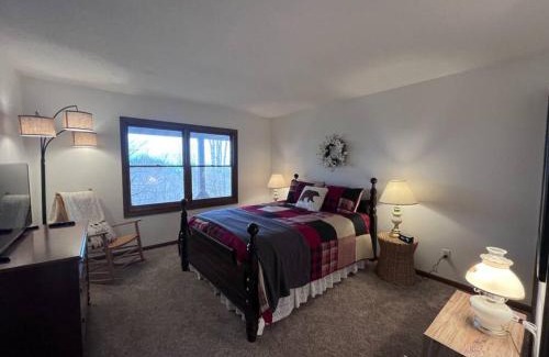 Beech Mountain Ski Chalet | Hot Tub, Panoramic Views, Deck, Firepit