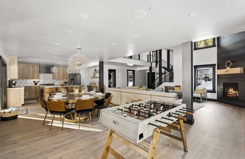 Olympic Valley House | Hot Tub|Pet Friendly|Arcade Games and Foosball Table