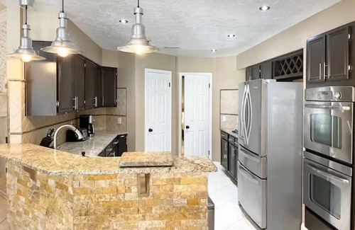 Settlers Ridge House | (Hot tub) Relaxing Outdoor Lounge + Pool + Billard