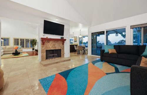 Poway House | Hot Tub with A View and Large Back Deck & Game Room