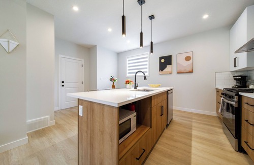 West Edmonton House | HotCozyPrivate4bed3.5bathHouseCloseToWEM